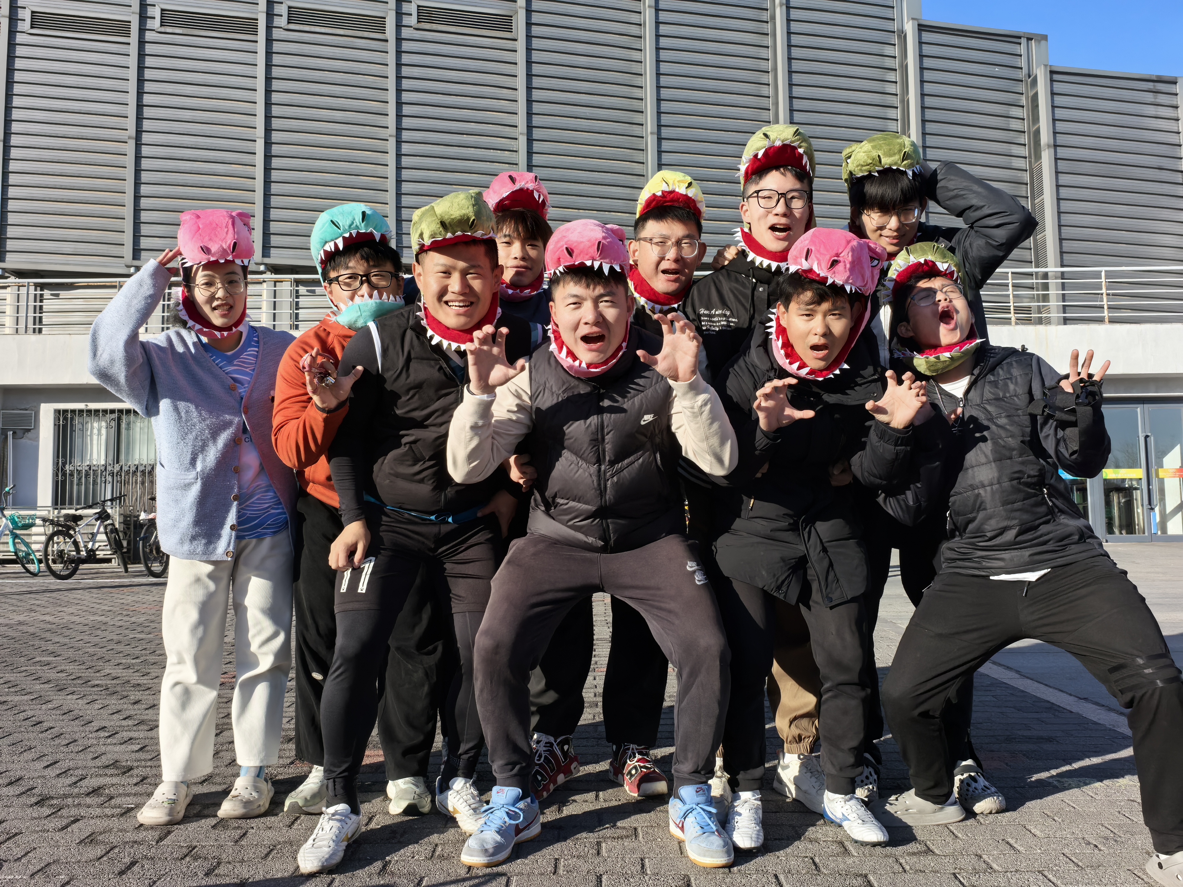 观众热情高涨，为偶像呐喊助威