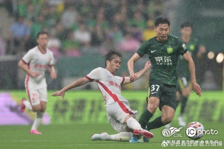 31亚泰新援曝光苏亚雷斯2爱徒海港、蓉城中场加盟联手谭龙