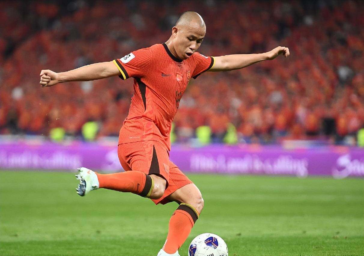 东亚杯-黄政宇首球国足两中门框1-0中国香港获季军