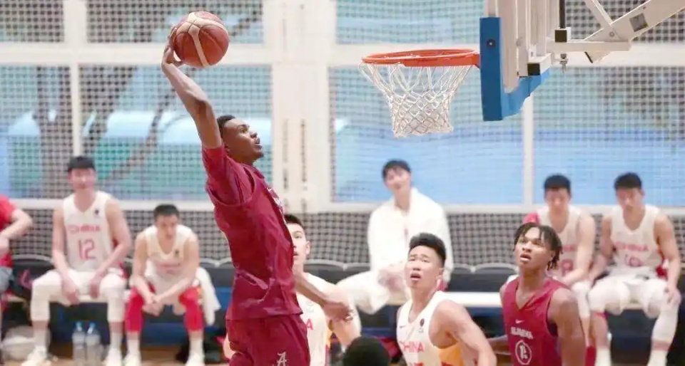 中国男篮球队已启程前往西班牙开启欧洲拉练