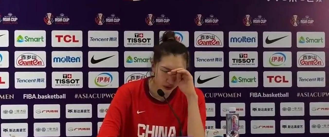 包含中国女篮输球主因：三分6-16外线狂输30分宫鲁鸣大练三分成空谈的词条