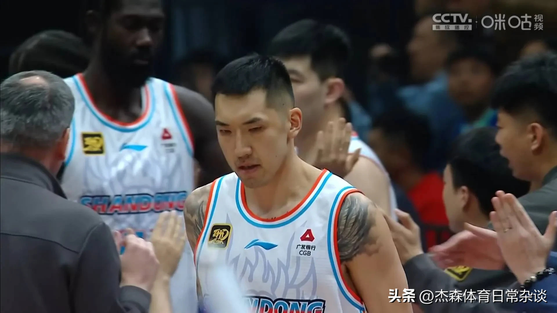 山东男篮主场大胜北京北控队